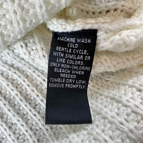 Evelyn Taylor Color-block Knit Oversized V-Neck Sweater (Fall Collection) - Picture 7 of 10